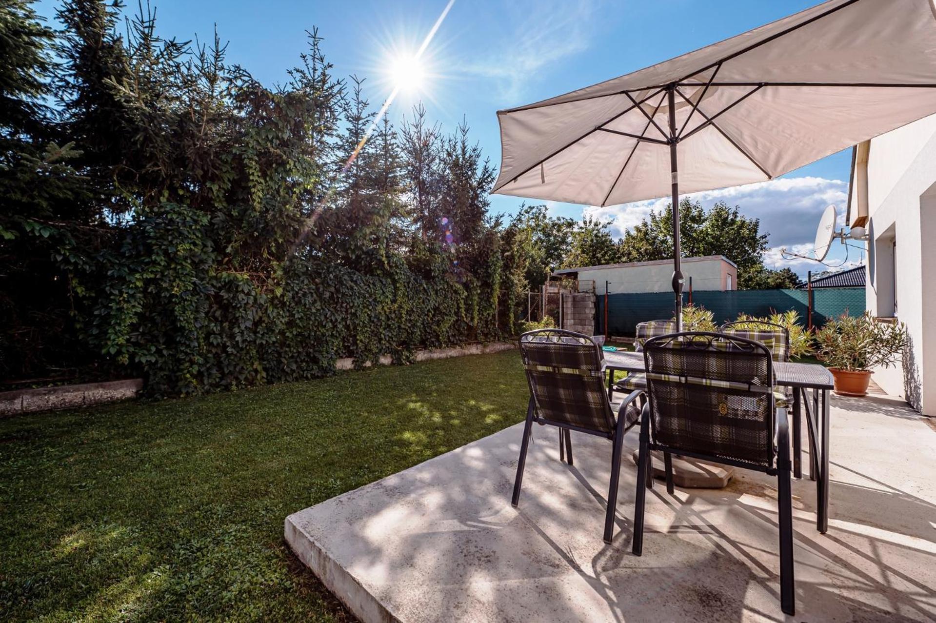 Xlsuite Apartment Comfort Πιεστάνυ Δωμάτιο φωτογραφία